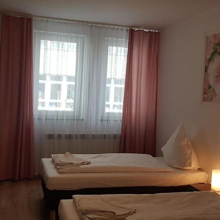 Hotelik Kameleon Pokoje Goscinne Явор Екстериор снимка